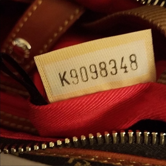 Dooney&Bourke - Picture 6 of 6